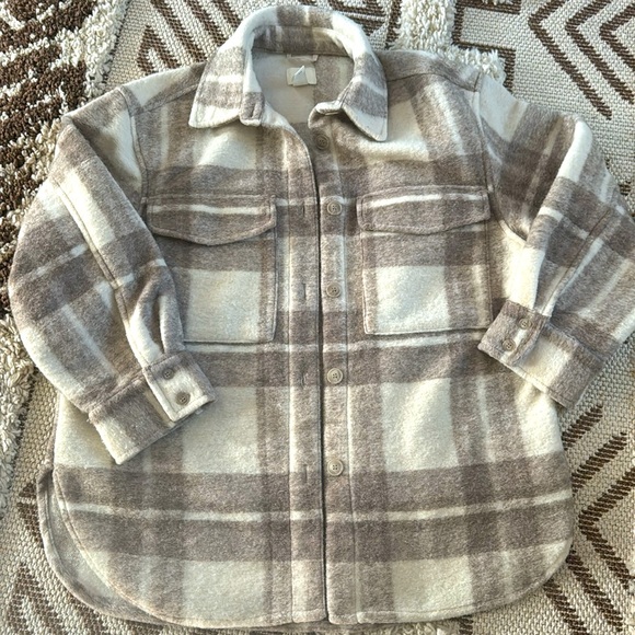 H&M oversized beige and white shacket - Picture 4 of 11